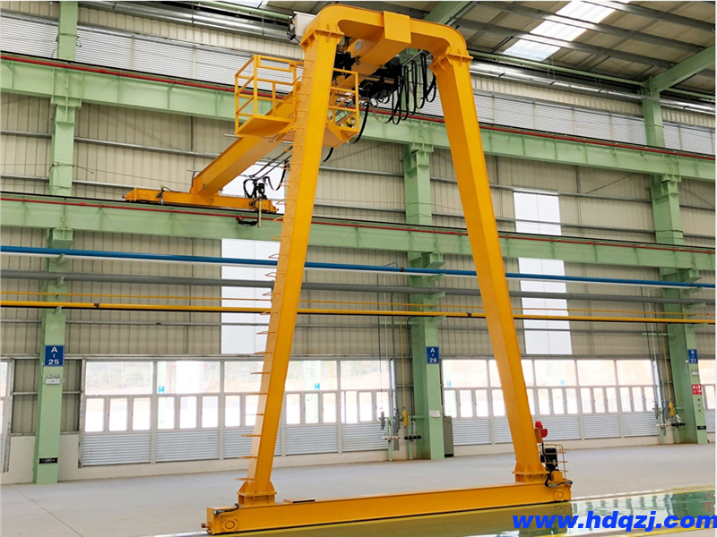 MHB型單梁半門式起重機(jī) MHB型單梁半門式起重機(jī)