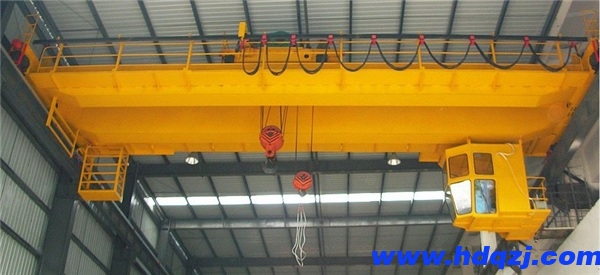 門式起重機(jī)和橋式起重機(jī)有哪些區(qū)別? 門式起重機(jī)和橋式起重機(jī)有哪些區(qū)別?