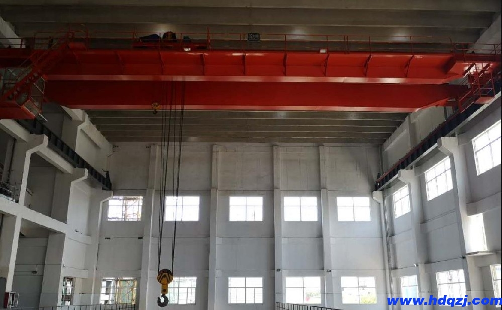 橋式起重機(jī)中橋架的主要作用 橋式起重機(jī)中橋架的主要作用